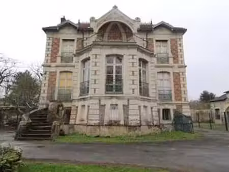 vente maison à angers lac de maine (49000) : à vendre / 250m² angers lac de maine