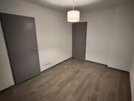 t2 moderne de 39 m² avec terrasse + parking – istres