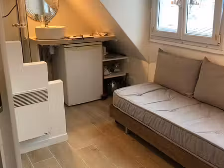 chambre de service meublée – porte maillot – 690