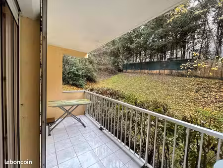 t2 meublé avec balcon et parking