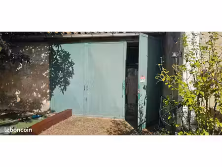 garde-meuble sécurisé et indépendant en rez de chaussée stockage pour 10 m3 à louer à sain