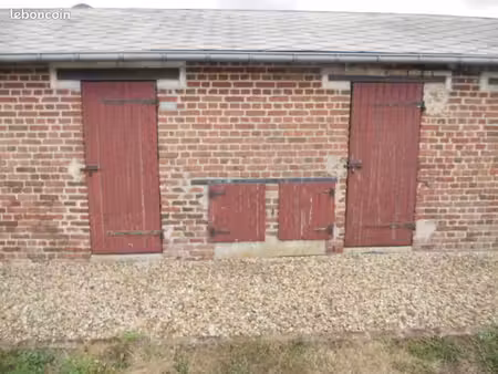 3 box a louer