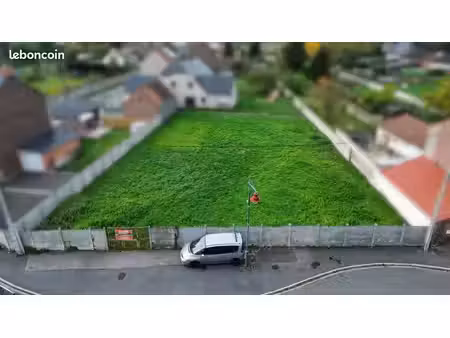 terrain nu à louer / 1157m2 / 31m de façade / axe principal de vieux-condé / disponible de
