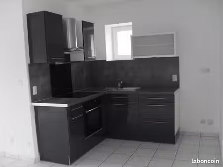 location maison duplex ste luce sur loire