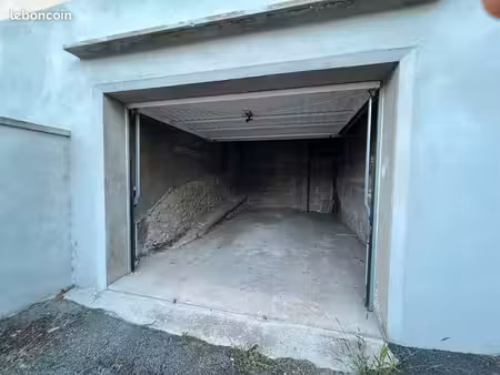 garage box parking à louer – 15 m²