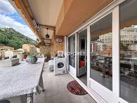 2p - menton gare routiere - large balcon et nombreux rangements