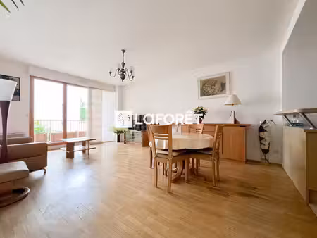 3 pièces de 67 m² avec balcon de 8 m² au calme