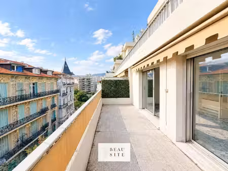 nice - carré d’or : appartement 2 pièces