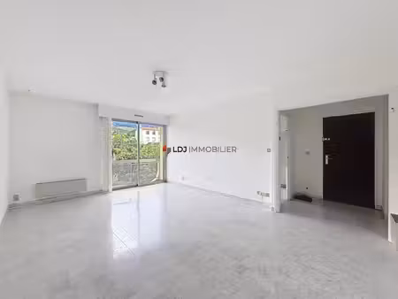 à vendre – appartement t3 de 68 m² avec terrasses et vue sur