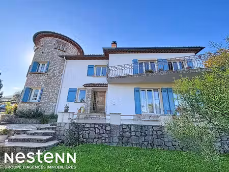 spécial investisseur - appartement de caractère avec jardin privé