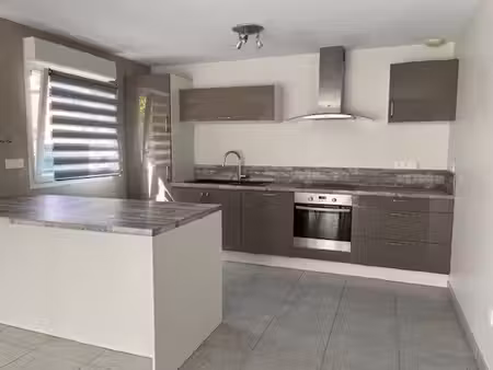 à vendre maison jumelée de 4 pièces