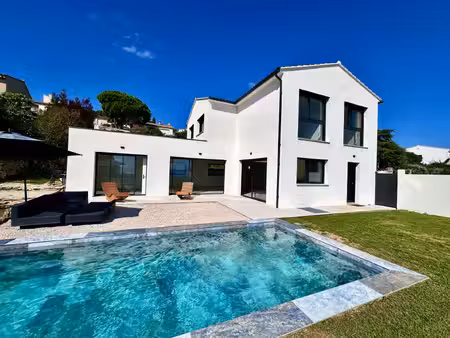 la ciotat  maison contemporaine de 185m2 avec piscine  vue panoramique mer à 180°  sur ter