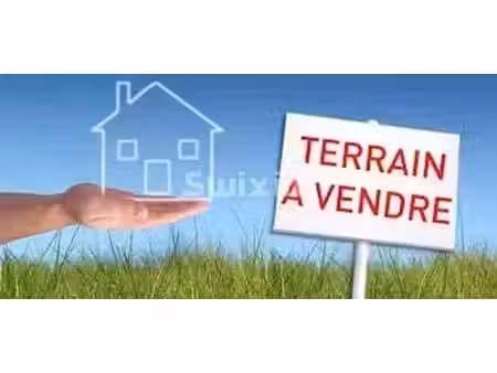 terrain constructible de 8 60 ares – cadre résidentiel au calme