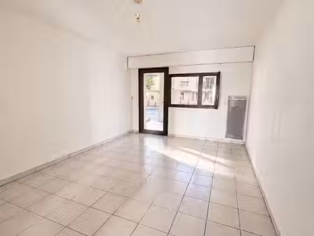 location t3 proche d'hôtel de ville