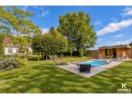 magnifique maison de maître avec piscine  parc et beau potentiel