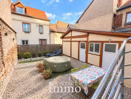 maison de 100 m2 avec terrasse et carport  au coeur de ribeau