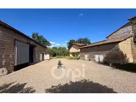 maison bulhon 175 m² t-0 à vendre  123 000 €