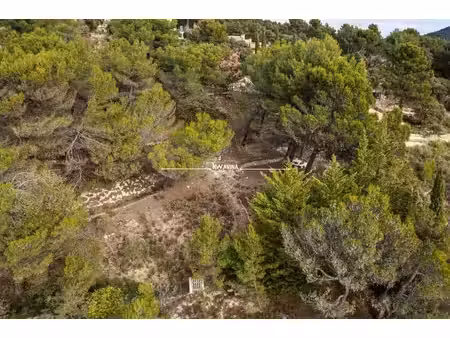 à vendre - terrain constructible 1700.00 m² situé à vitrolles-en-lubéron (84240)