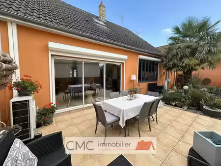 luce-luisant une maison lumineuse aux beaux volumes  avec