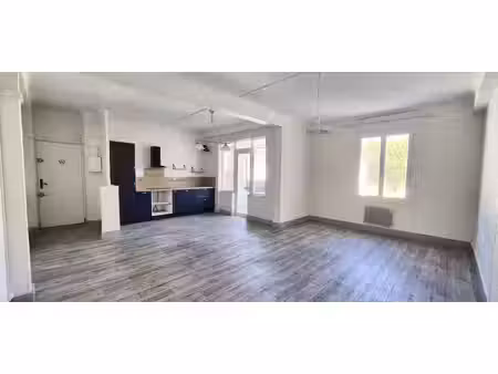 arles – proche place voltaire – appartement rénové de 73 m