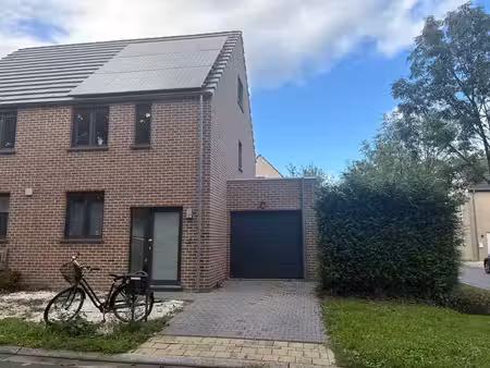 energiezuinige woning met 3 slaapkamers  garage en tuin i...