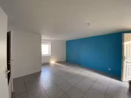 location appartement 3 pièces à morgat (29160) : à louer 3 pièces / 46m² morgat