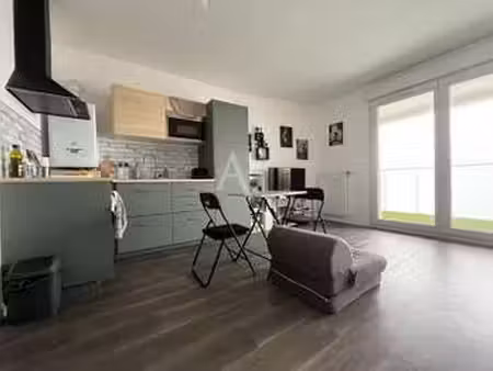 location appartement t1 à saint-gilles-croix-de-vie croix de vie (85800) : à louer t1 / 28
