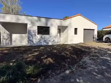 location maison à chavagnes-en-paillers (85250) : à louer / 121m² chavagnes-en-paillers