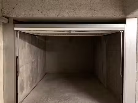 garage / box fermé - sous-sol sécurisé