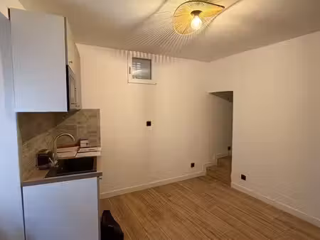 studio 18m2 rénové - centre d’aubagne