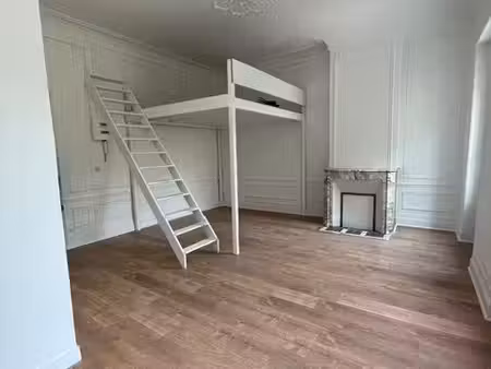 grand studio secteur pont de pierre a louer