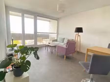 appartement t3 meublé de 60 m2 avec balcon  cave et parking - entre barrières de bègles et