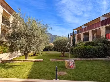 t3 63 m² récent – grande loggia 36 m² – 2 parkings – carros