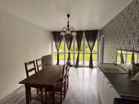 à louer – bel appartement lumineux avec accès au jardin et parking privatif