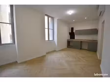 à louer – t2 de 37 35 m² rénové à neuf  en plein centre-ville de montélimar