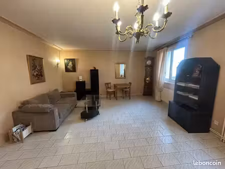 appartement 3 pièces 80 m²