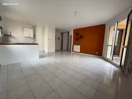appartement 3 pièces 65 m²