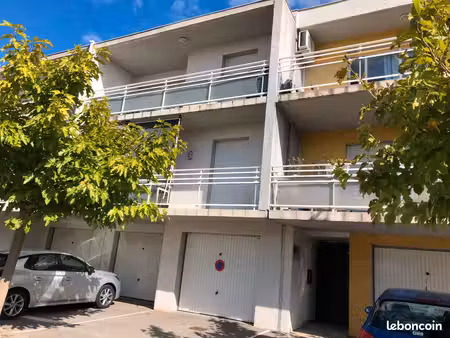 2 pièces à l'année - grand garage et parking