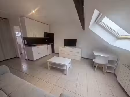 location meublée appartement 1 pièce 19.49 m² à pontoise (95000)  710 €
