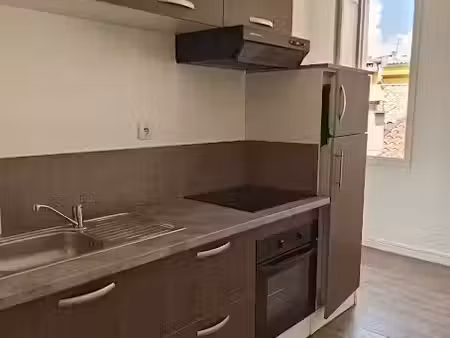 location duplex 2 pièces 30.79 m² à cassis (13260)  890 €