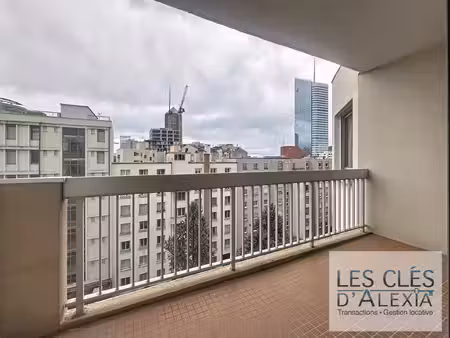 à louer – t5 vide avec balcon  cave et parking – lyon 6