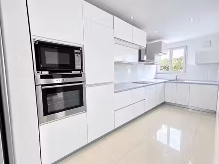 location appartement 4 pièces 87 m² à versailles (78000)  1 600 €