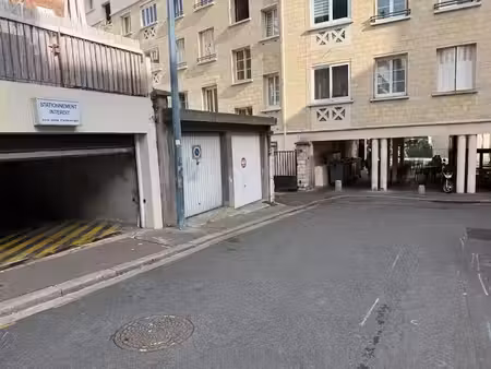 location parking à caen (14000)  170 €