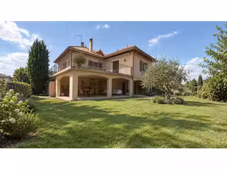 mions / maison familiale / 6 chambres / 190 m² / terrain piscinable de 913 m