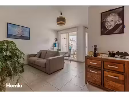 t2 récent 42 m² avec loggia – lyon 8e – idéal 1er achat / investissement