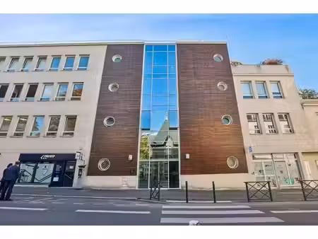 location bureaux 303m²