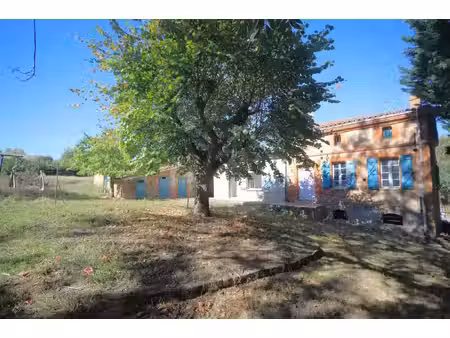 maison 19e  133 m2  t5  sur 2 niveaux  cave semi-enterrée 50