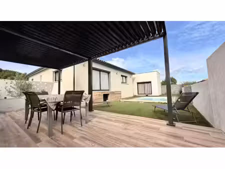 villa contemporaine avec piscine   4 chambres   garage   vue