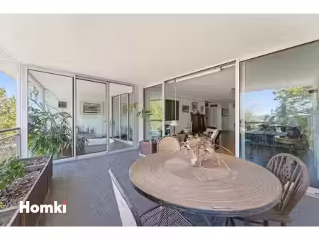 vaste appartement t4 avec vue sur la garonne et bordeaux