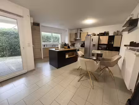 appartement f4 rez-de-chaussée